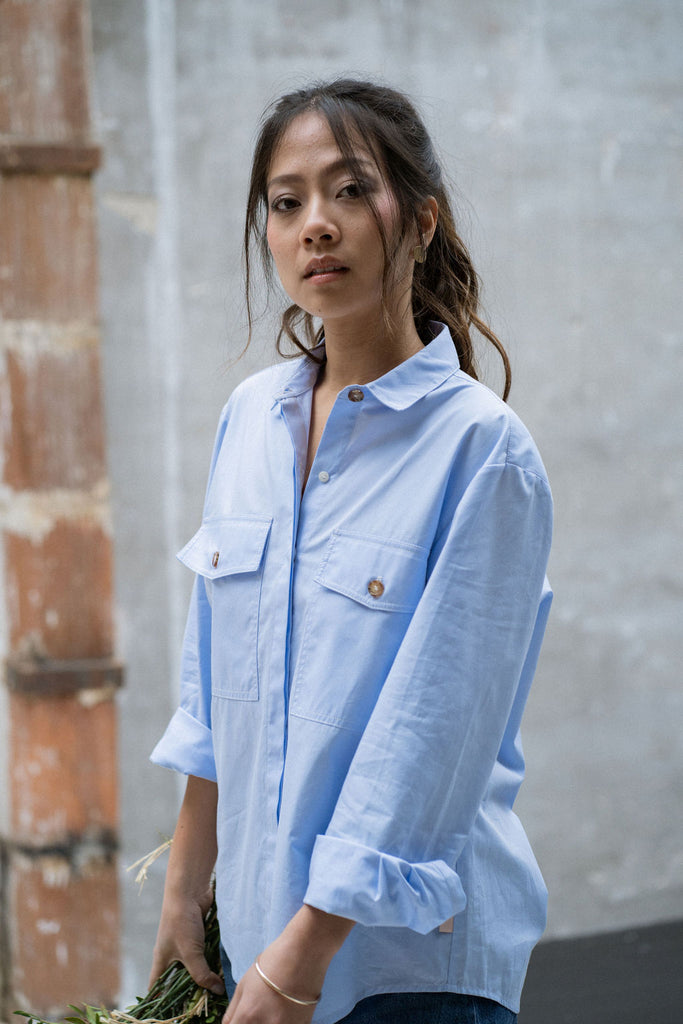 chemise azurée bleu clair femme anti-uv UPF50 coton biologique certifié GOTS éco-responsable éthique ombrelle